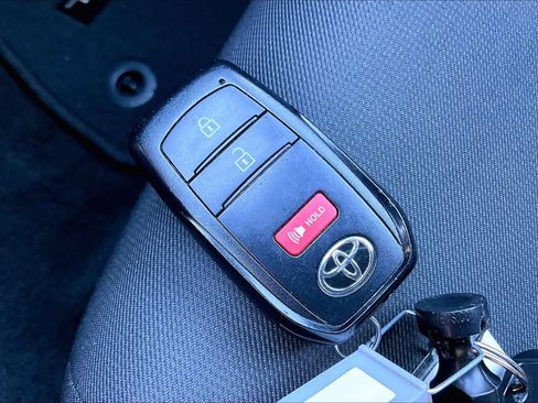 Certified 2024 Toyota Tacoma TRD Off-Road image 13