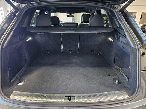 Used 2025 Audi Q5 e Premium Plus w/ Premium Plus Package image 16