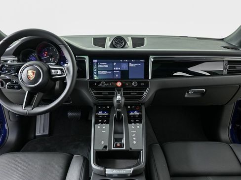 Certified 2026 Porsche Macan AWD/4WD image 19