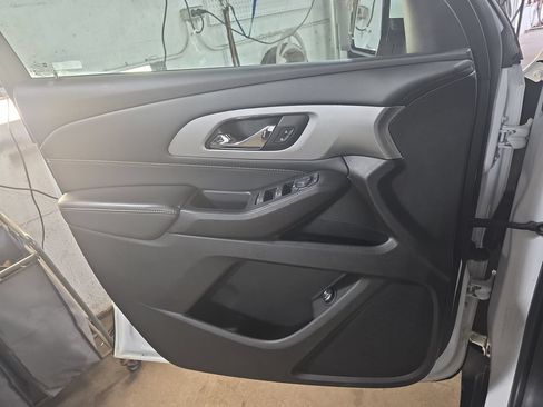 Used 2021 Chevrolet Traverse LT AWD/4WD image 30
