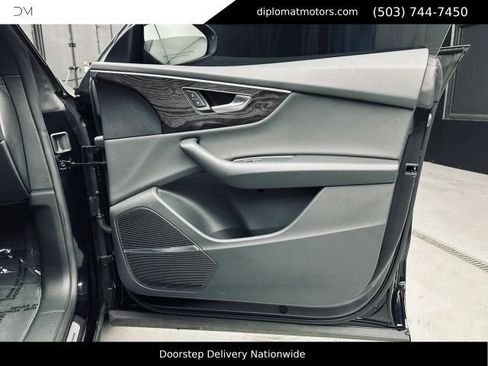 Used 2021 Audi Q8 Prestige AWD/4WD image 24