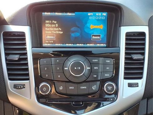 Used 2016 Chevrolet Cruze LT FWD image 18