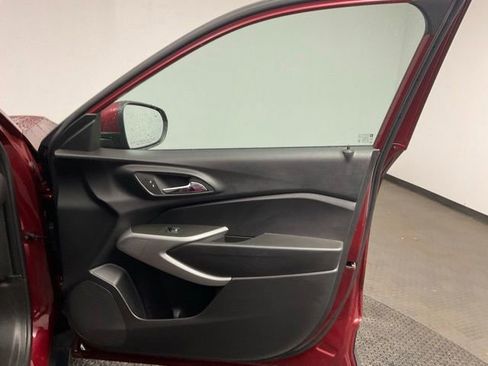 Certified 2024 Chevrolet Trax LS w/ LS Convenience Package FWD image 23