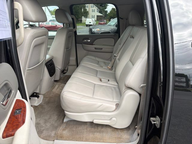 Used 2012 Chevrolet Suburban LT AWD/4WD image 17