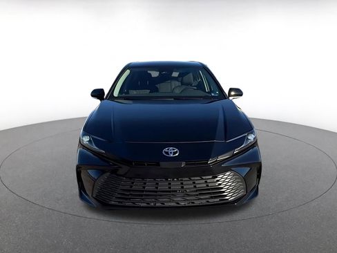 Used 2025 Toyota Camry LE FWD image 3