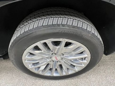 Used 2025 GMC Yukon XL Denali image 16