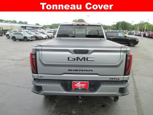 Used 2024 GMC Sierra 2500 AT4 w/ AT4 Premium Plus Package AWD/4WD image 8