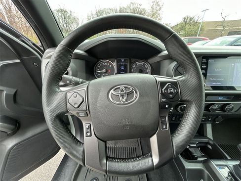 Used 2023 Toyota Tacoma TRD Off-Road image 18