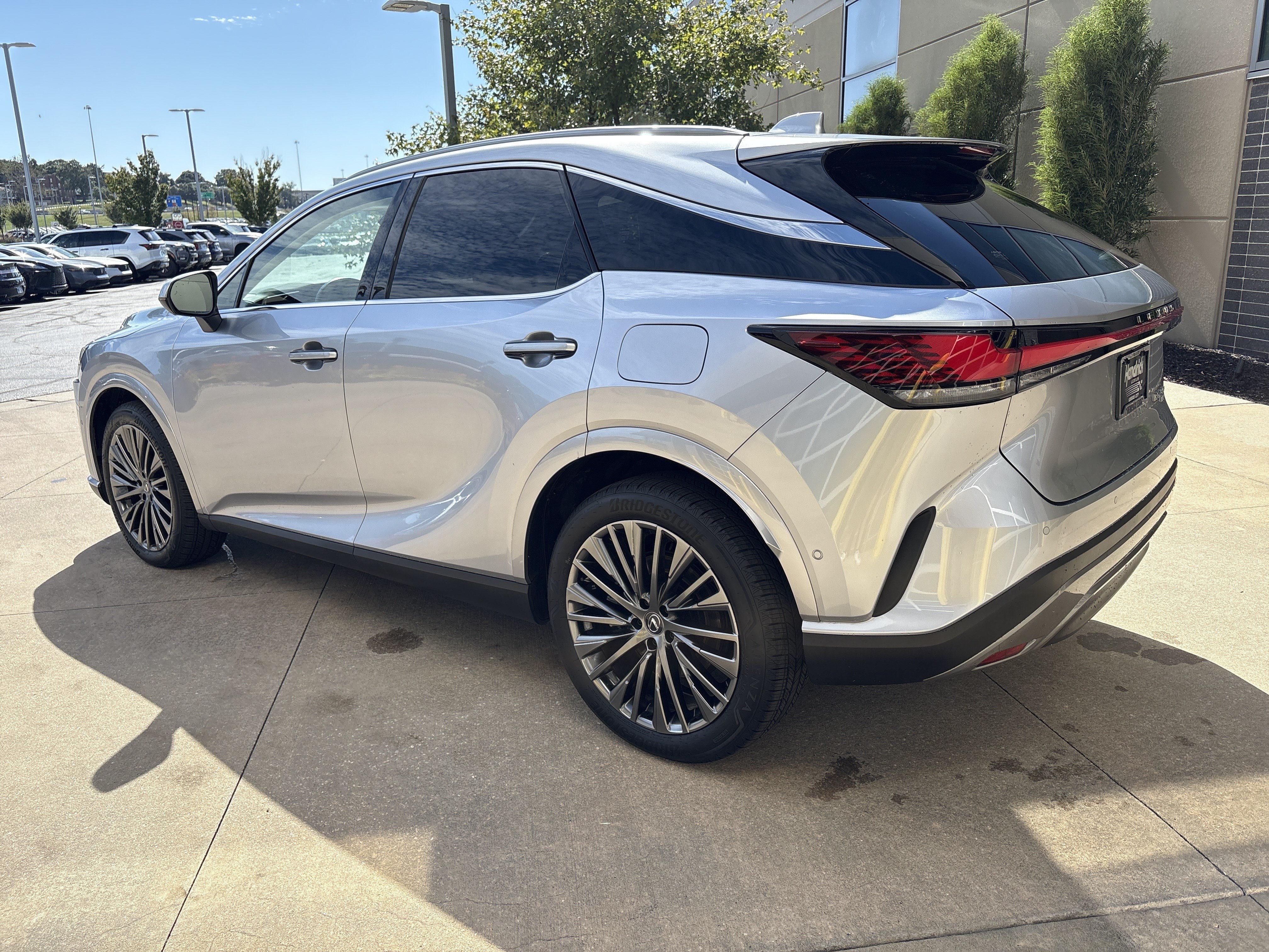 Used 2025 Lexus RX 450h AWD w/ Convenience Package image 28