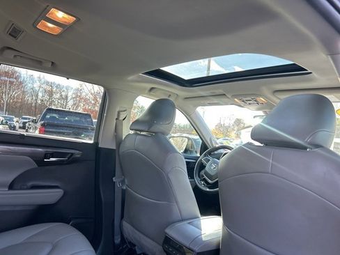 Used 2022 Toyota Highlander Limited image 20