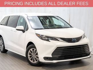 Used 2024 Toyota Sienna LE FWD video 1