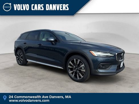 New 2026 Volvo V60 B5 Cross Country Ultra w/ Protection Package Premier image 1