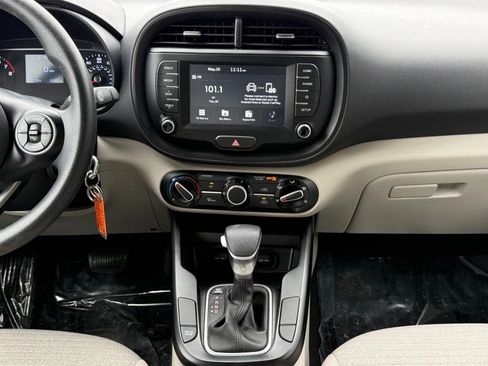 Used 2020 Kia Soul S FWD image 31