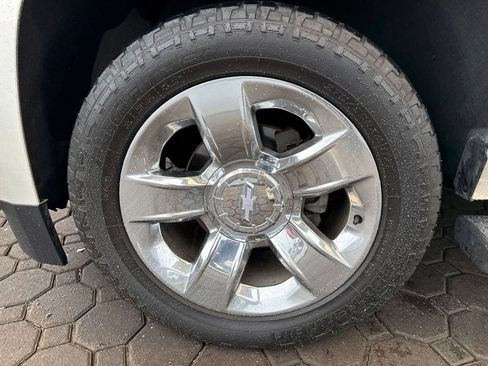 Used 2016 Chevrolet Tahoe LT w/ LT Signature Package AWD/4WD image 12