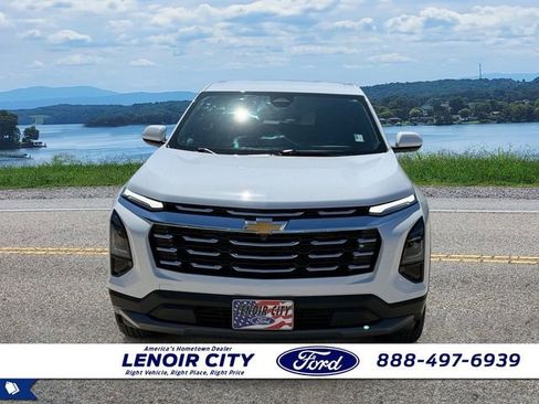 Used 2025 Chevrolet Equinox LT AWD/4WD image 8