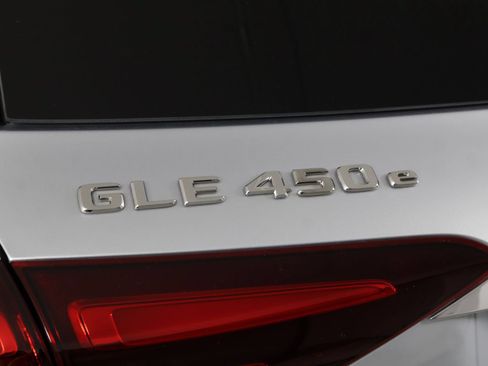 Used 2025 Mercedes-Benz GLE 450e 4MATIC image 19