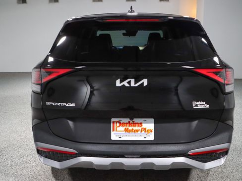 Used 2024 Kia Sportage EX FWD image 8
