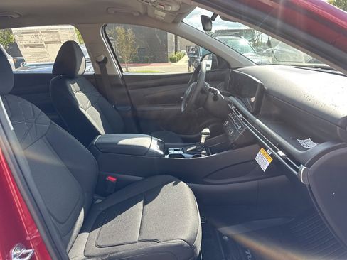 New 2026 Hyundai Tucson SE image 12