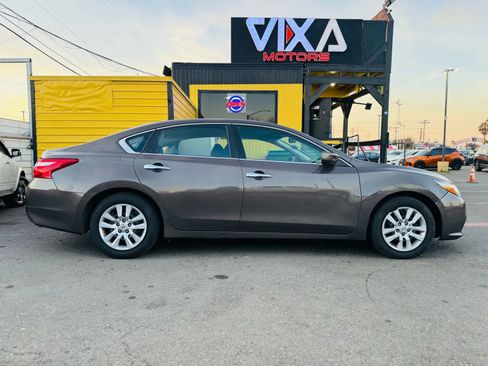 Used 2017 Nissan Altima 2.5 S w/ Power Driver Seat Package image 4