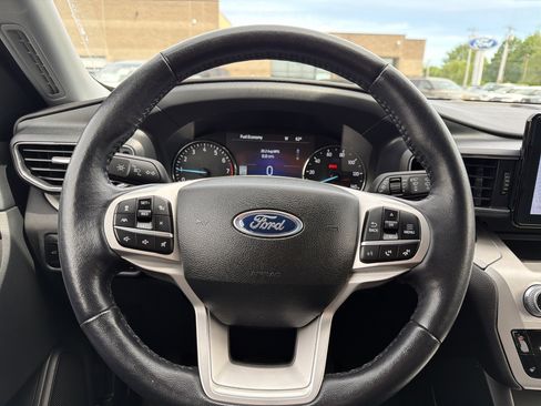 Used 2023 Ford Explorer XLT w/ Equipment Group 202A AWD/4WD image 14