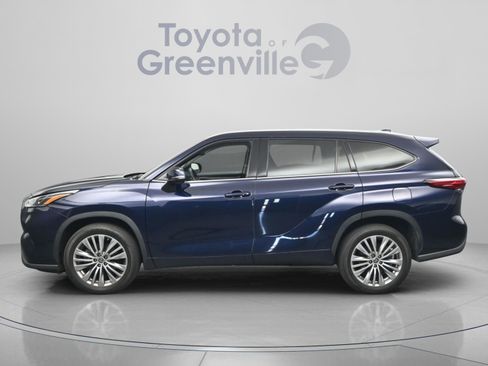 Used 2022 Toyota Highlander Platinum FWD image 5