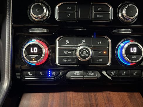 Used 2023 GMC Yukon Denali Ultimate AWD/4WD image 19