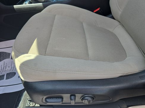 Used 2023 Chevrolet Traverse LS AWD/4WD image 27