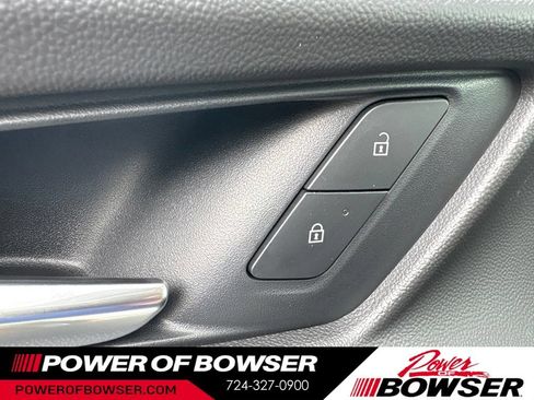 New 2026 Chevrolet Equinox LT w/ Convenience Package II AWD/4WD image 9