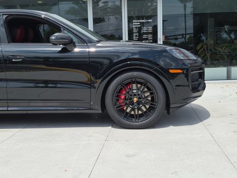 New 2026 Porsche Cayenne GTS AWD/4WD image 11