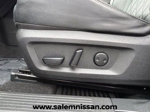 Used 2023 Nissan Rogue Platinum image 11