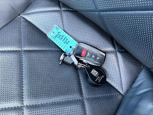 Certified 2018 Toyota Camry XLE w/ Audio Package FWD image 15