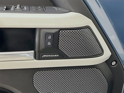 Used 2024 Land Rover Defender 110 S image 19
