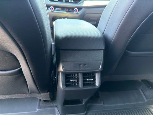 Used 2025 Chevrolet Equinox LT w/ Convenience Package II AWD/4WD image 13