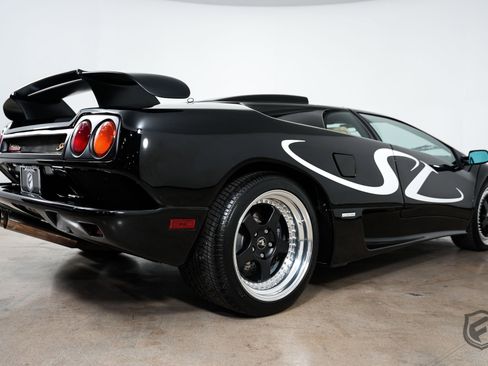 Used 1998 Lamborghini Diablo SV image 3