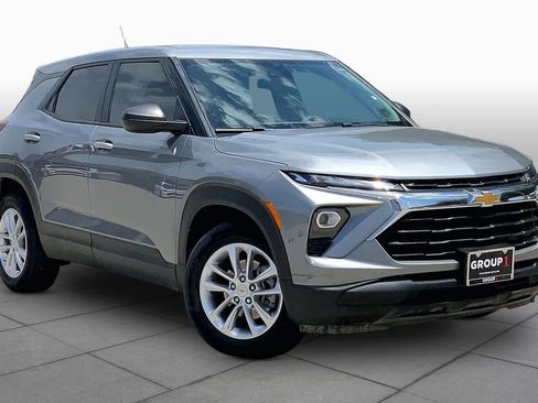 Used 2024 Chevrolet TrailBlazer LS w/ LS Convenience Package FWD image 3