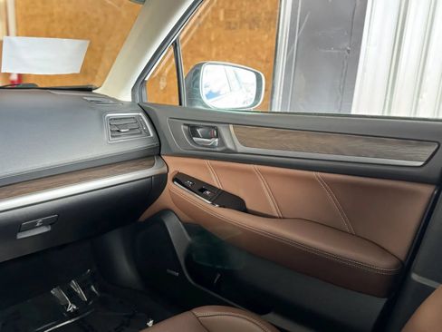 Used 2019 Subaru Outback 3.6R Touring w/ Popular Package #3A AWD/4WD image 33