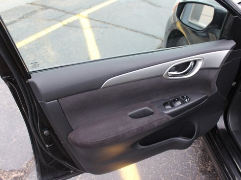 Used 2013 Nissan Sentra SR w/ Driver Pkg FWD image 17