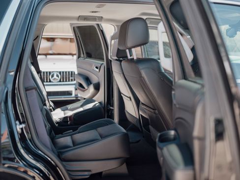 Used 2017 Chevrolet Tahoe LT w/ Luxury Package RWD image 14