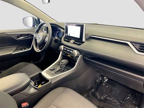Used 2025 Toyota RAV4 XLE image 29