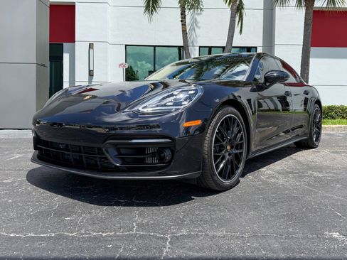 Used 2023 Porsche Panamera Platinum Edition RWD image 10
