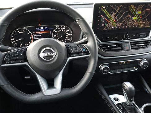 Used 2025 Nissan Altima 2.5 SL image 16