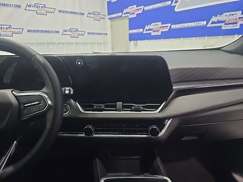 Used 2025 Chevrolet Equinox LT w/ Convenience Package II image 29