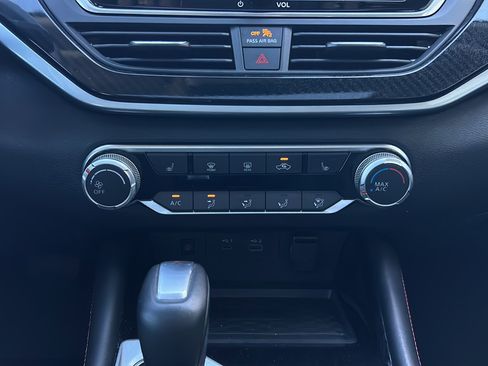 Used 2023 Nissan Altima 2.5 SR w/ SR Premium Package FWD image 22