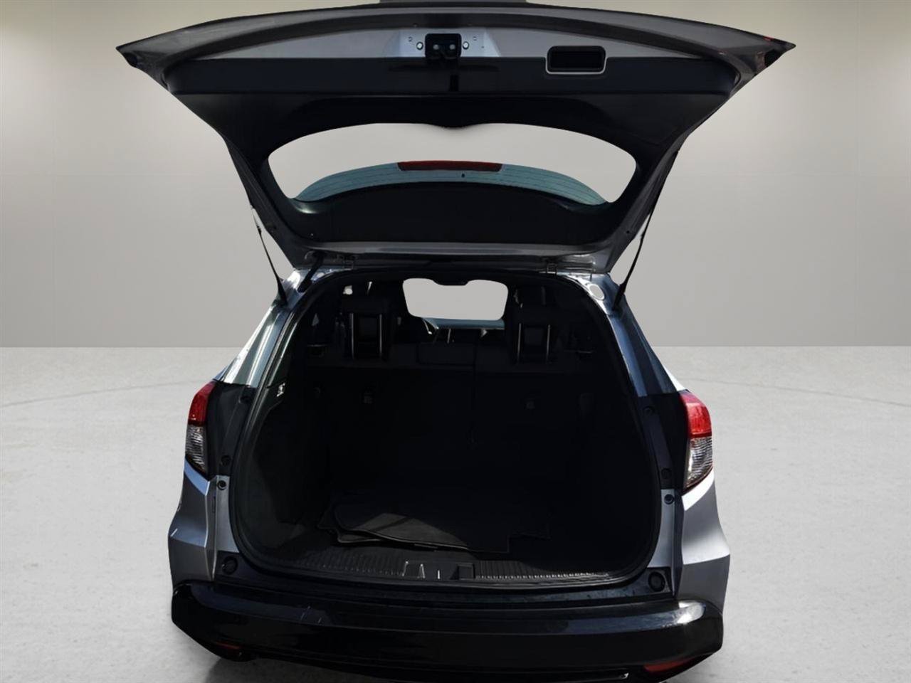 Used 2019 Honda HR-V Sport image 25