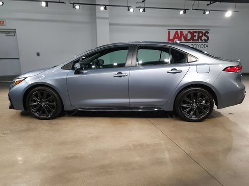 Used 2025 Toyota Corolla SE FWD image 4