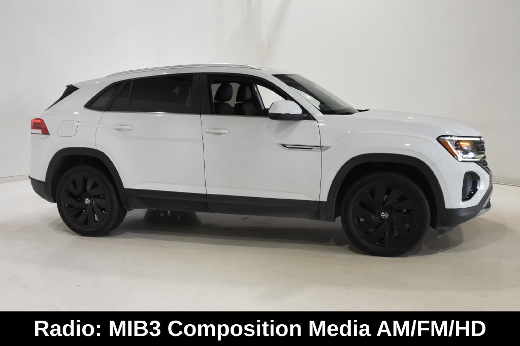 Used 2025 Volkswagen Atlas Cross Sport SE FWD image 3