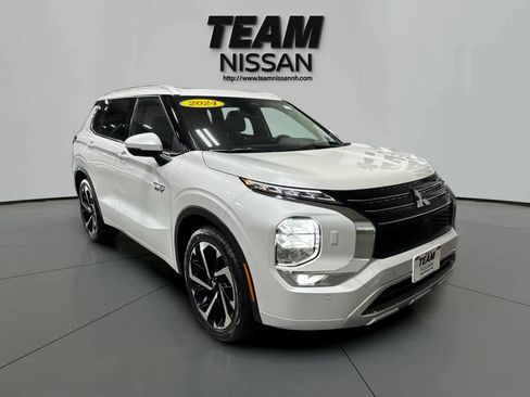 Used 2024 Mitsubishi Outlander SEL image 1