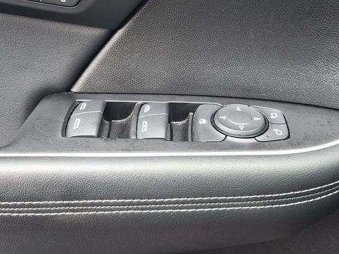 Used 2023 Buick Envision Essence w/ Sport Touring Package image 28