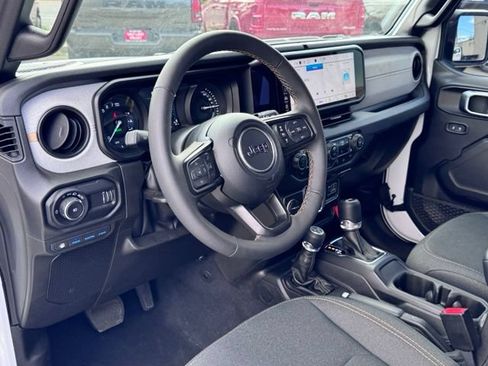 Used 2024 Jeep Wrangler Unlimited w/ Convenience Group AWD/4WD image 22