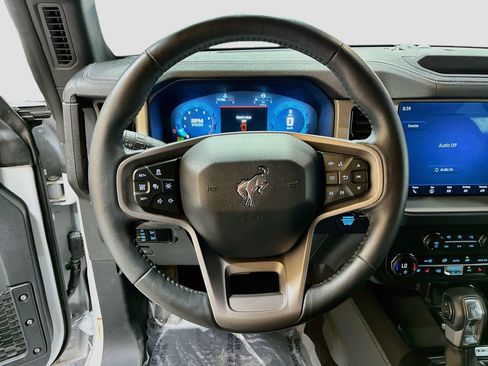 Used 2025 Ford Bronco Outer Banks AWD/4WD image 11
